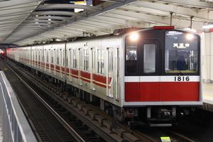 元先頭車を中間に組み込む第16編成