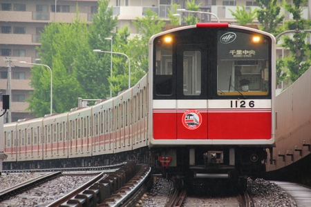 「ありがとう！10系」HMを掲出した第26編成