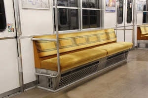 座席（2代目モケット）