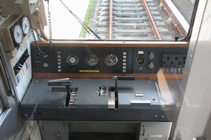 運転台（2637号車は灰色外板）