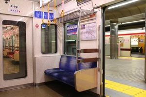 優先座席（第01～03編成）