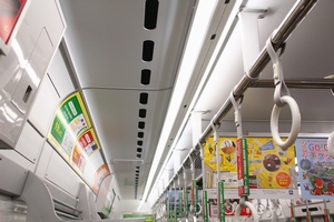 照明（第18編成以降は照明付近装飾が省略）