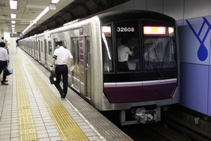 四つ橋線を走行する32系