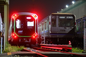 深夜試運転に向けて通電中