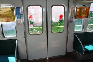 乗降扉車内側（復元工事後）