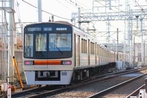 東吹田検車場へ入庫する第05編成