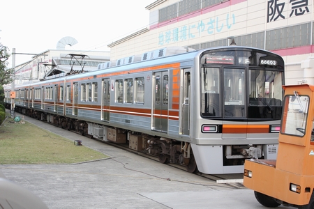 中間更新改造入場中の第03編成