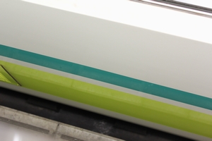 側面帯デザイン変更に伴うマルコマーク撤去