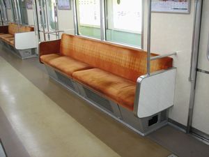 70系前期車座席