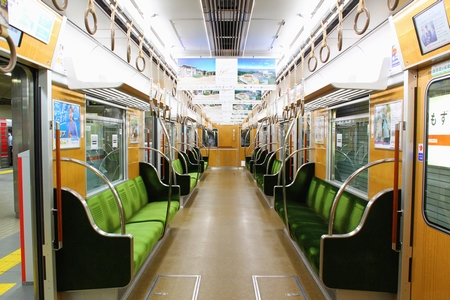 9000形車内（第01・02編成）