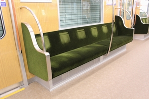 9000形座席（第01・02編成）