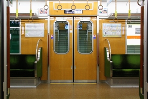 乗降扉（第03編成以降）