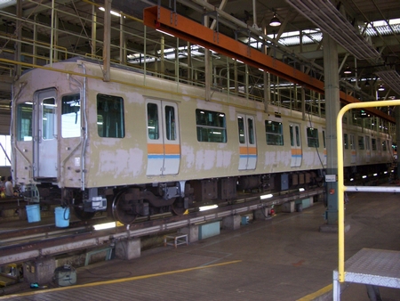改造中の第01編成