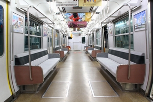 車内（座席モケット灰色化後）