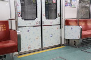 扉付近（内装変更車）