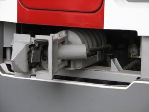 南港型密着連結器