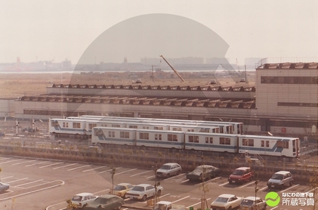 南港検車場に佇む100系