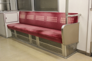 座席（元OTS100系編成）