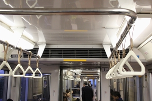 第17・18編成は車内案内表示装置未設置