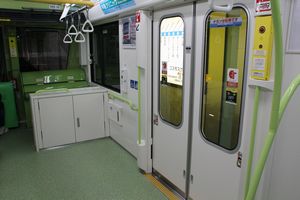 200系車椅子スペース