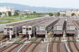 ���R�ʘH���甪���Ԍɗ��u����]�ށ@���g���