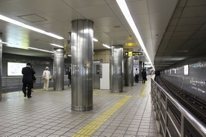 ホーム(西梅田方から) <拡大可>