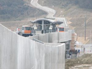 �t�߂���]�ފJ�ƑO�̊w���ޗǓo�����u�w�@���g���