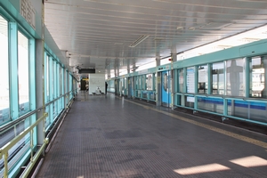 ホーム(コスモスクエア方から) <拡大可>